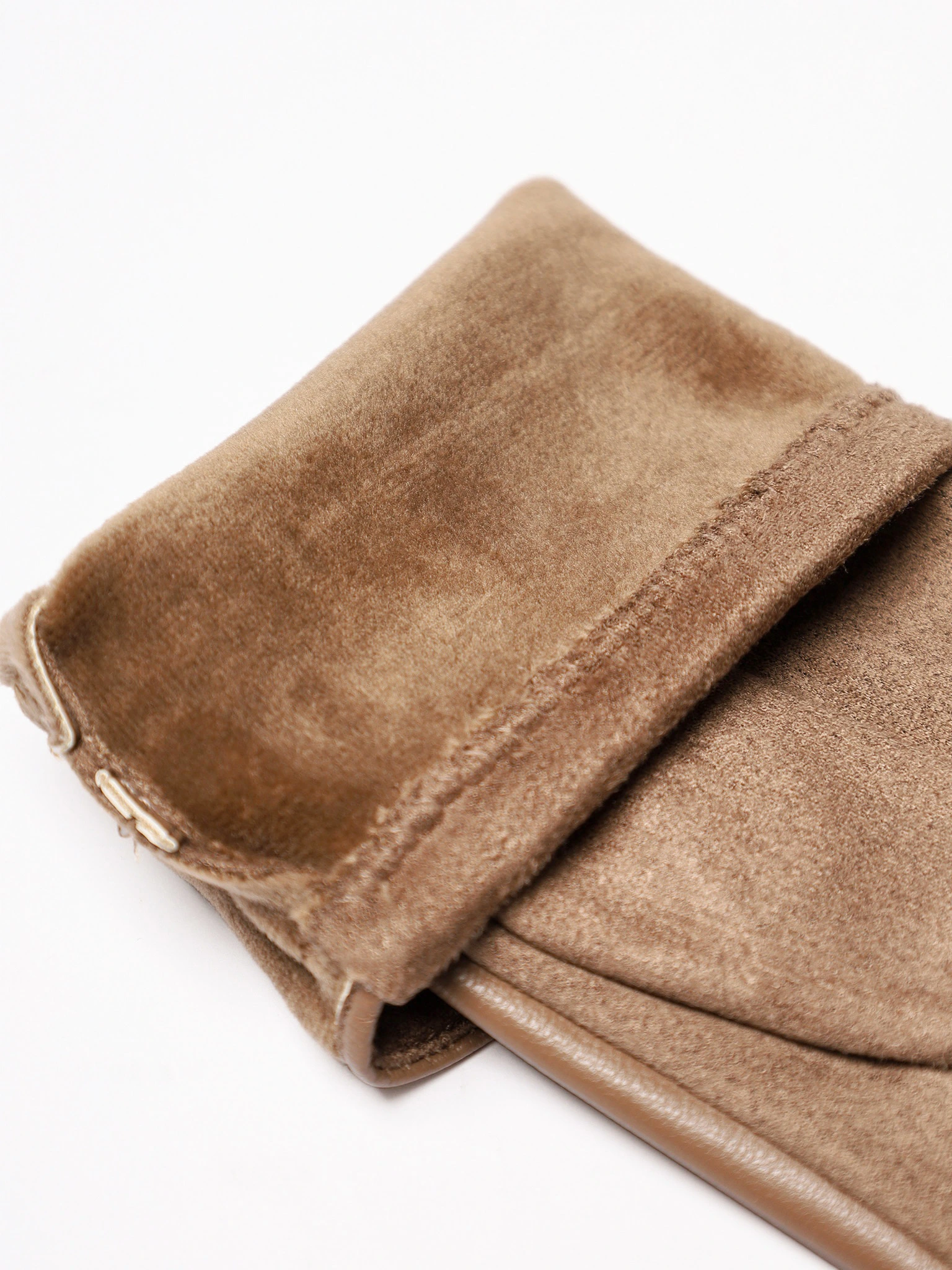 Перчатки комбинированные с декоративной пряжкой в ассортименте